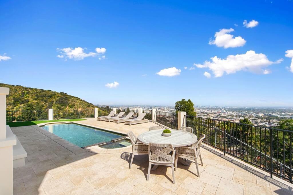 Hollywood Hills Luxury Spanish Estate With Pool & Views Los Ángeles